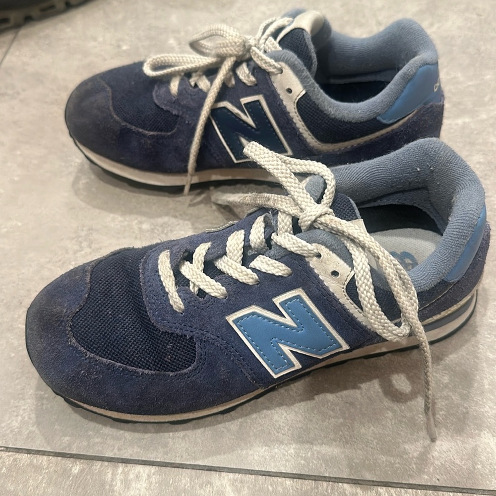 Boys New Balance Blue Suede 574 Sneakers. Like New Size 3.